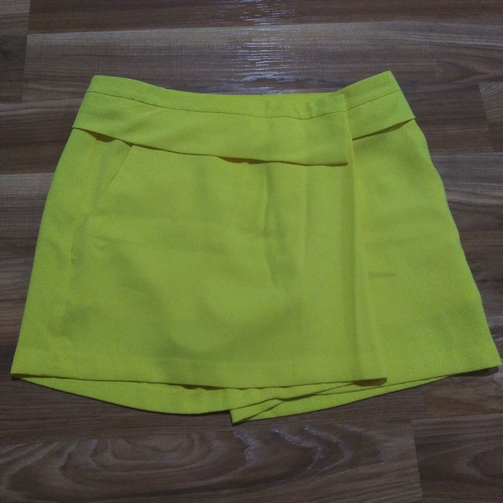 Banana Republic Yellow Skorts